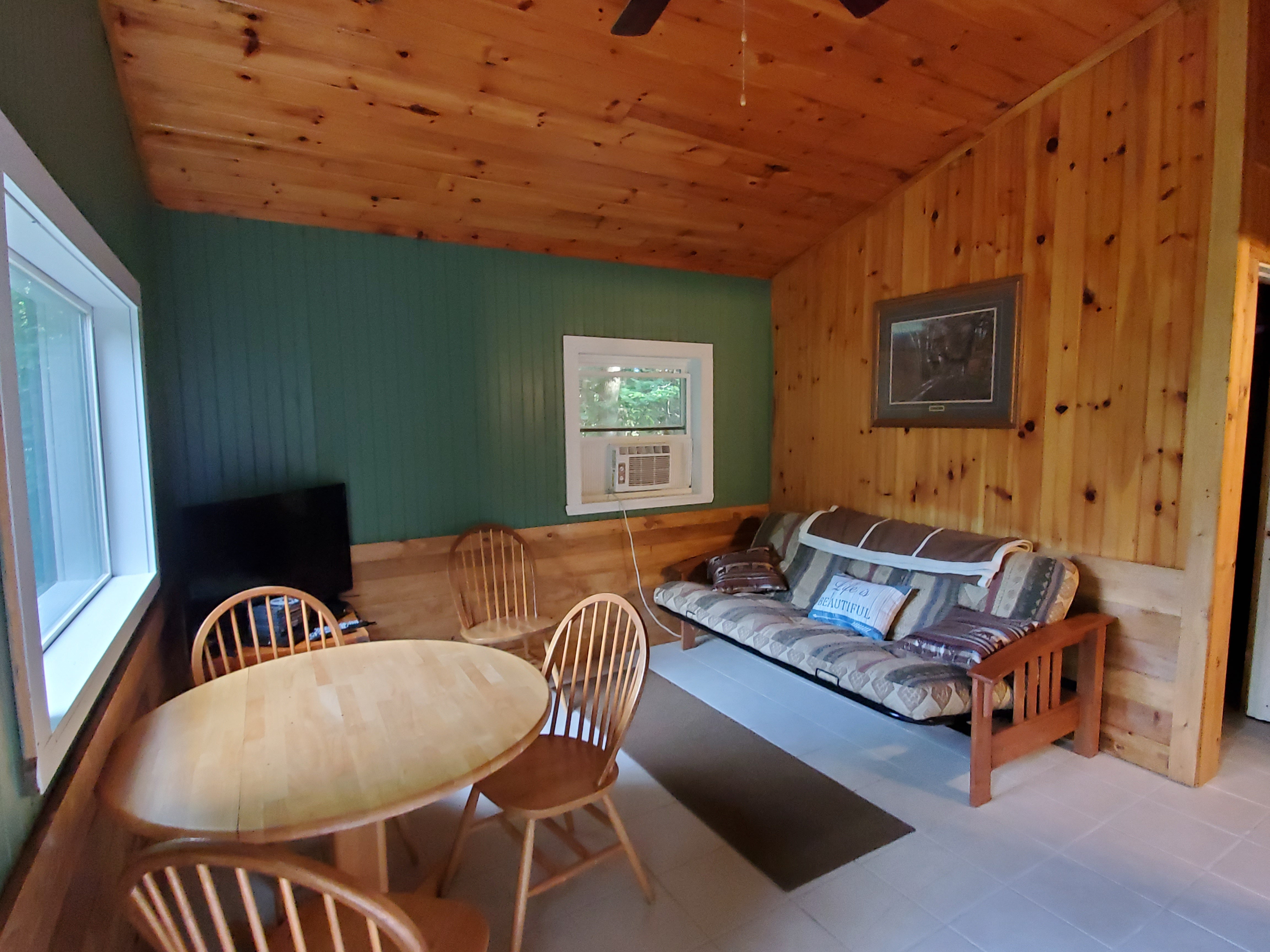 Cabins at Silverton Silverton Foods and BBQ bar